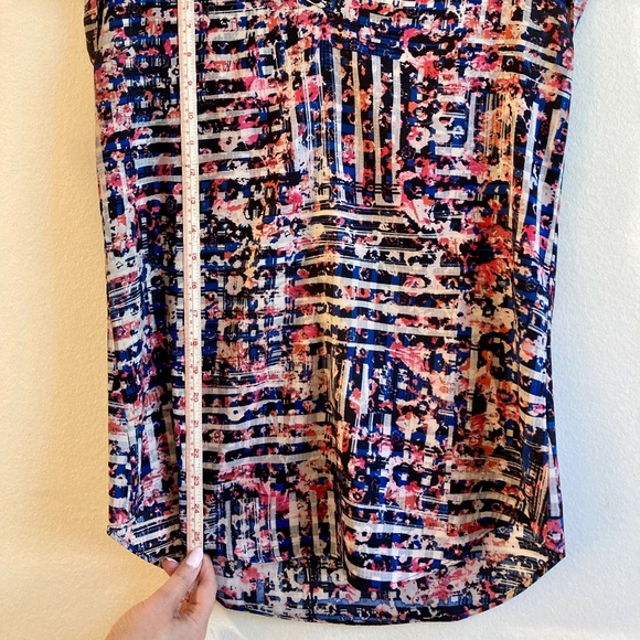 EXPRESS Blouse, Cap Sleeve, Blue & Pink Design, Size XS - oversized look - Picture 7 of 8